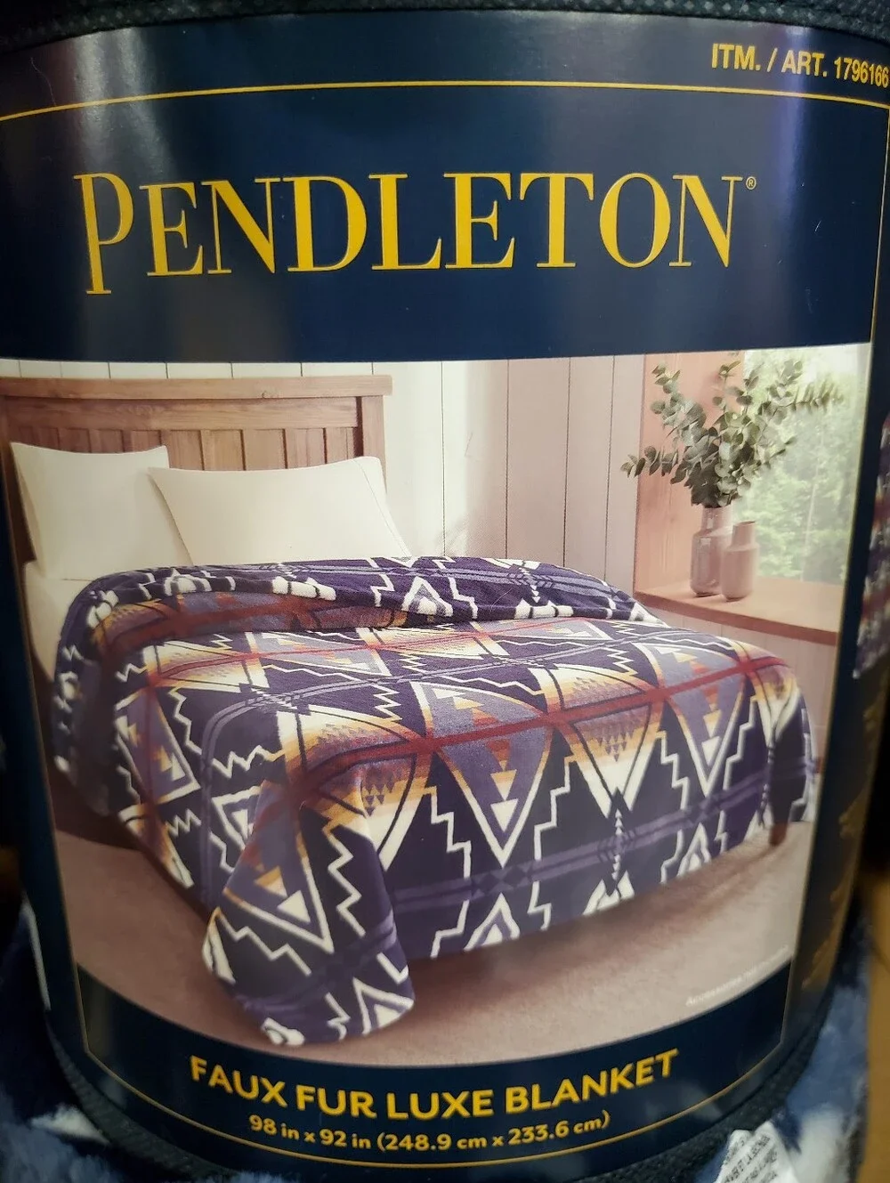 Pendleton Faux Fur Luxe Queen Blanket Arrow Flight